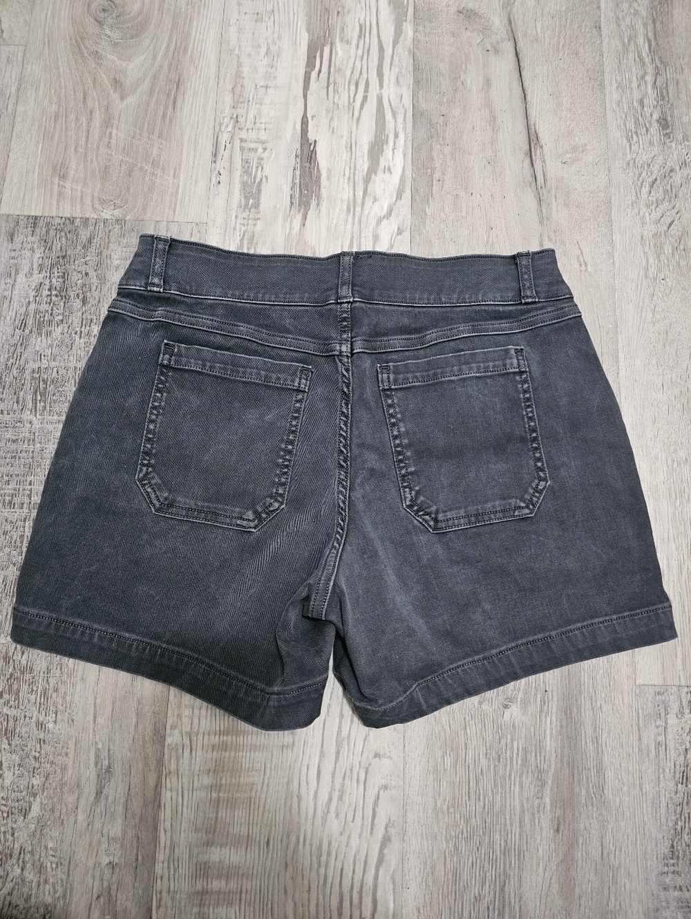 Spanx Short - Picture 2 of 5